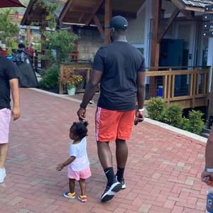 Meet your Posher, Avery